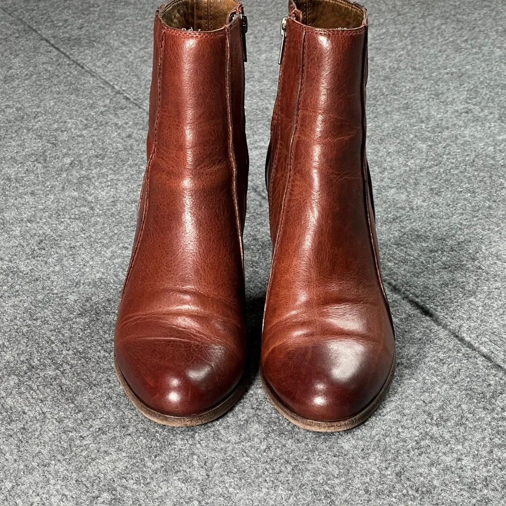 Frye Essa Seam Bootie Rust Leather Ankle Heeled‎ Boots Women's 8.5M 3470852-RST